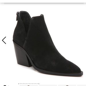 Vince Camuto Bibestie Booties (Size: 7M)